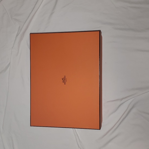 Empty Hermes Box with 2 Dust Covers - Picture 3 of 9
